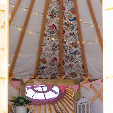 Myrtle The Yurt Lägenhet *